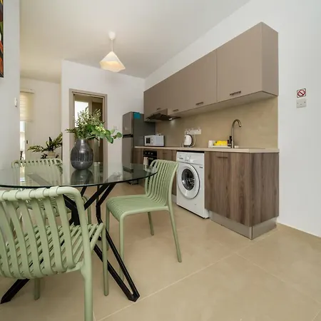 1 Bedroom Flat Next To