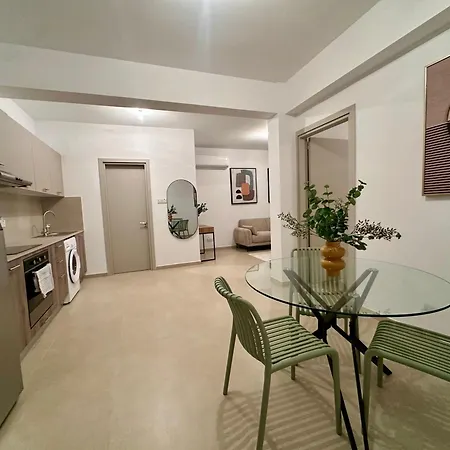 1 Bedroom Flat Next To Appartamento Aglantzia