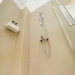 1 Bedroom Flat Next To *