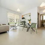Appartement 1 Bedroom Flat Next To *