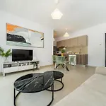 1 Bedroom Flat Next To