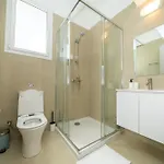 1 Bedroom Flat Next To Apartment