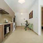 1 Bedroom Flat Next To Appartement