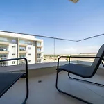 1 Bedroom Flat Next To Appartement *
