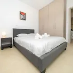 Appartement 1 Bedroom Flat Next To