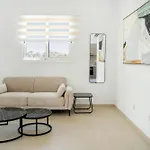 Appartement 1 Bedroom Flat Next To *
