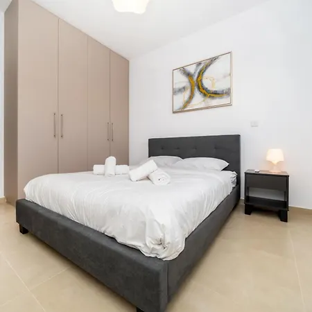 1 Bedroom Flat Next To Apartament