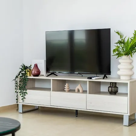 דירה 1 Bedroom Flat Next To