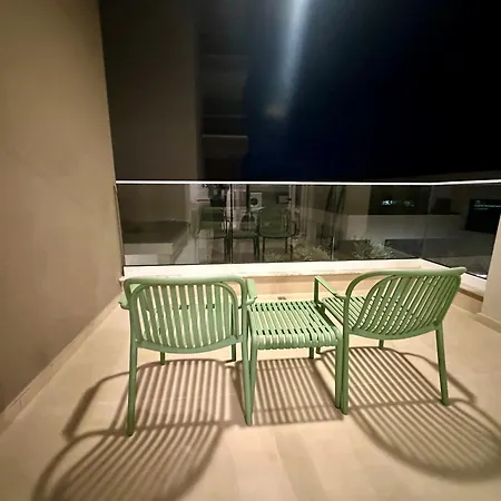 1 Bedroom Flat Next To