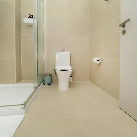 1 Bedroom Flat Next To
