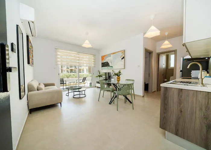 1 Bedroom Flat Next To Apartment Aglantzia