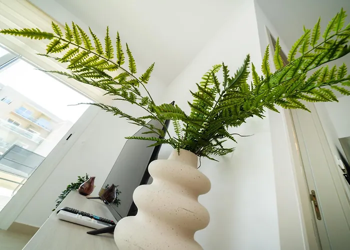 1 Bedroom Flat Next To Apartment Aglantzia