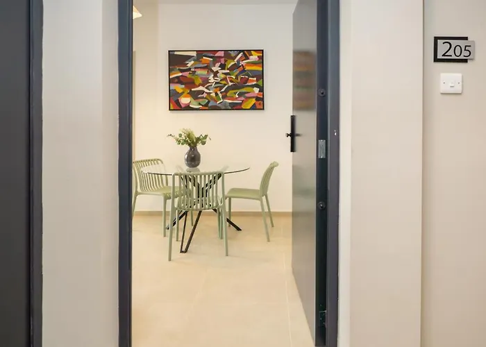 1 Bedroom Flat Next To Apartman Aglantzia