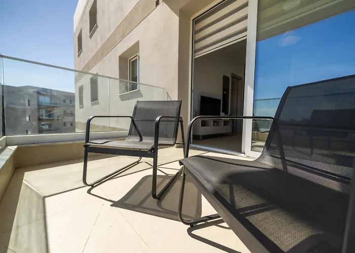 1 Bedroom Flat Next To